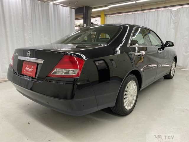 2004 Nissan Cedric