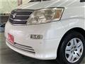 2004 Toyota Alphard