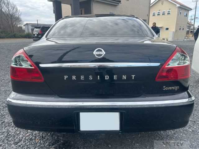 2003 Nissan President