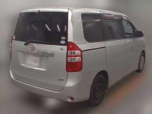 2011 Toyota Noah