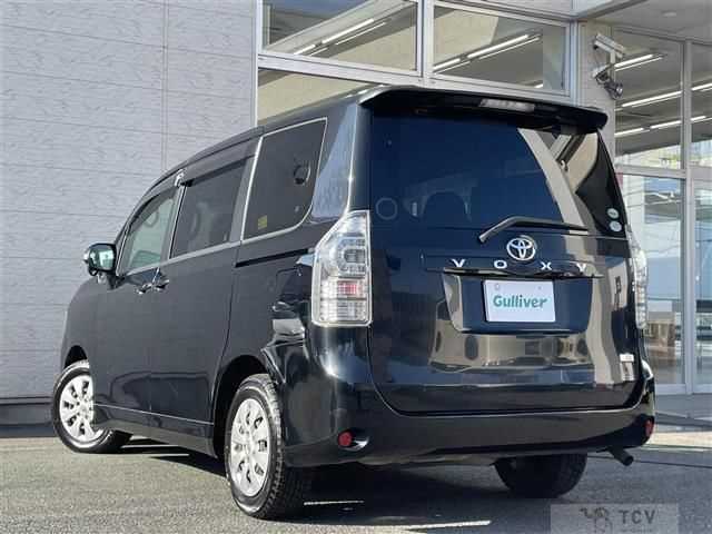 2013 Toyota Voxy