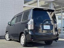 2013 Toyota Voxy