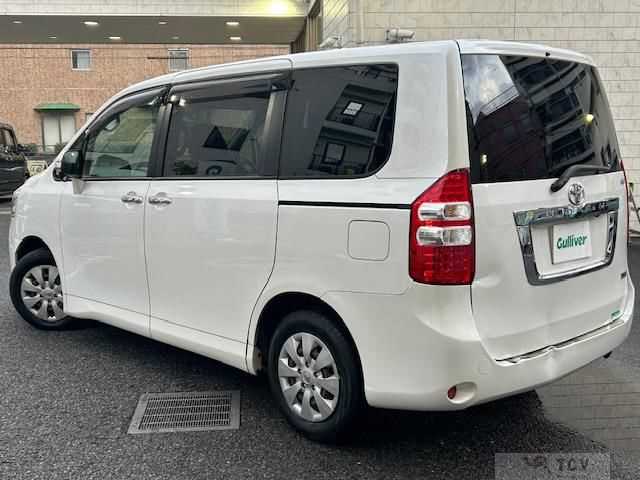 2013 Toyota Noah