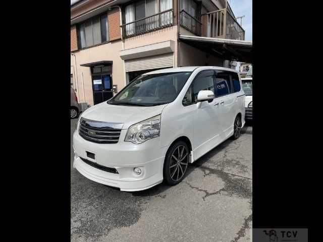2012 Toyota Noah