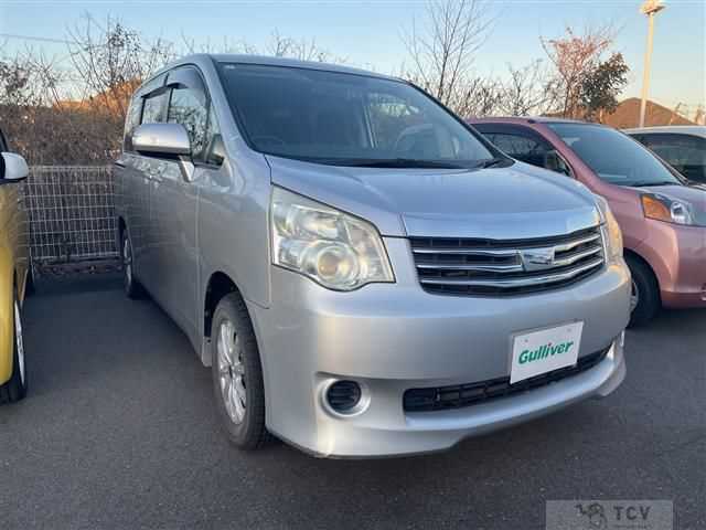 2013 Toyota Noah