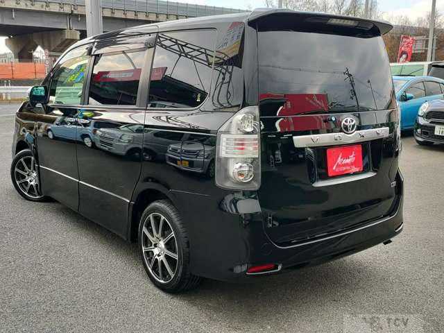 2011 Toyota Voxy