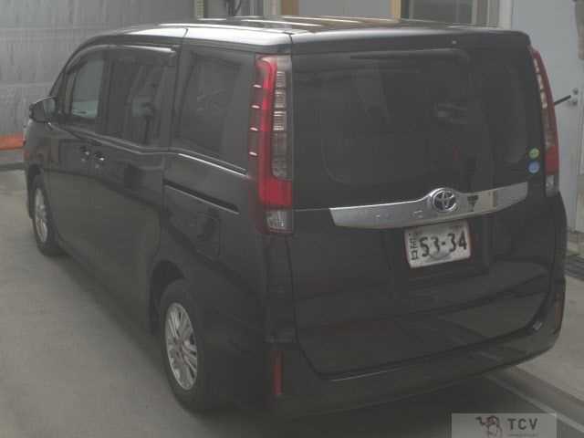 2014 Toyota Noah