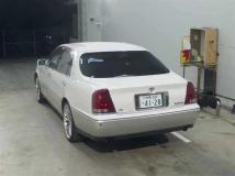 2000 Toyota Crown Majesta