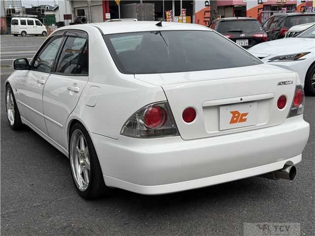 2000 Toyota Altezza