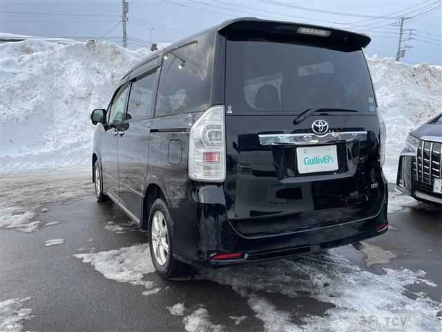 2012 Toyota Voxy