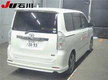 2013 Toyota Voxy