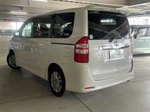 2010 Toyota Noah