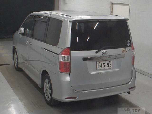 2008 Toyota Noah