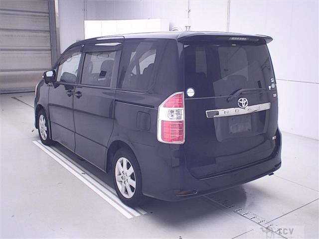 2007 Toyota Noah