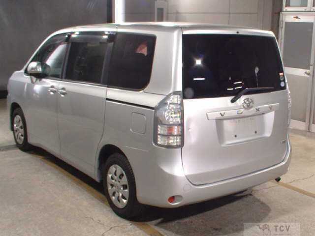2010 Toyota Voxy