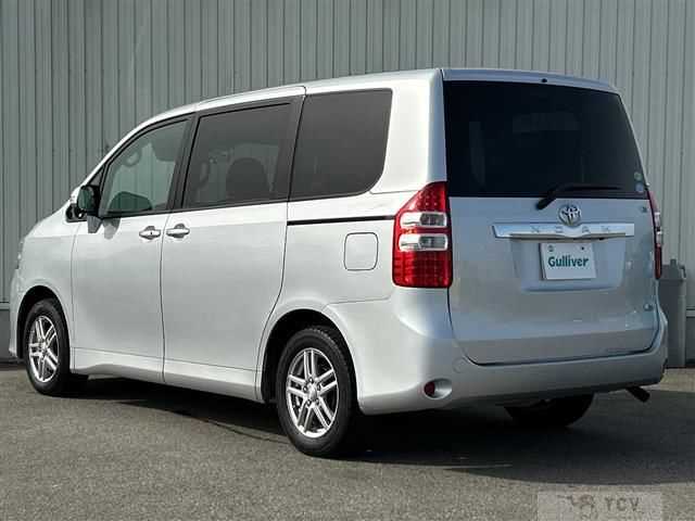 2011 Toyota Noah