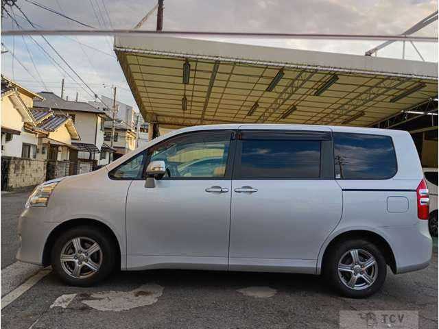 2013 Toyota Noah
