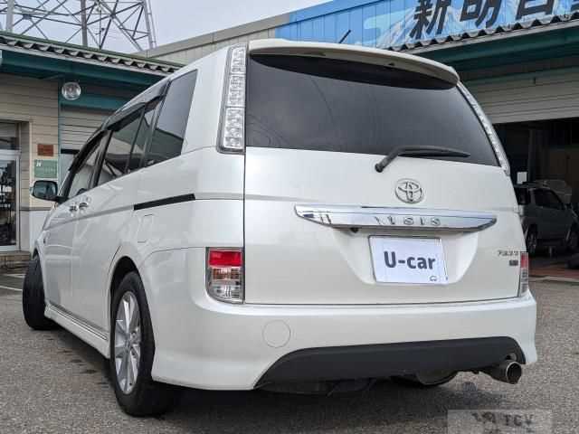 2012 Toyota Isis