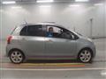 2005 Toyota Vitz