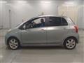 2005 Toyota Vitz