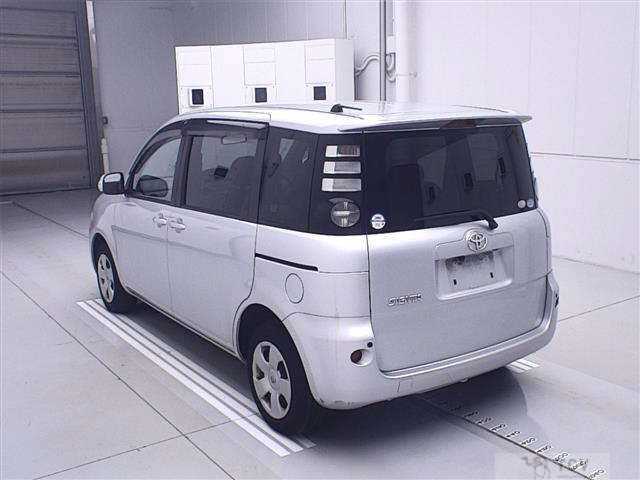 2010 Toyota Sienta
