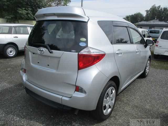 2011 Toyota Ractis
