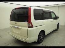 2006 Nissan Serena