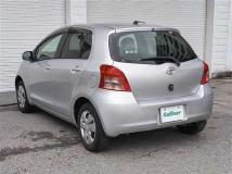 2005 Toyota Vitz