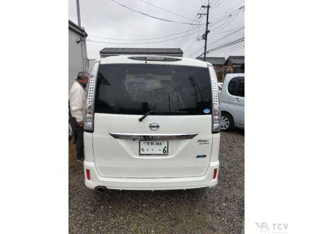 2012 Nissan Serena