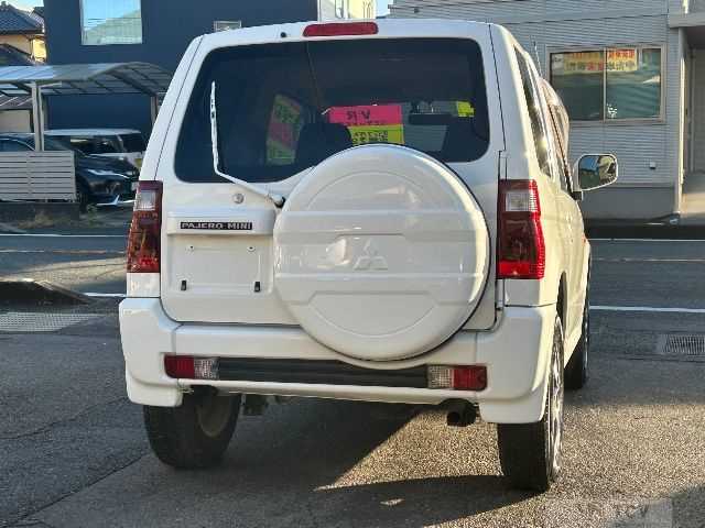 2006 Mitsubishi Pajero Mini