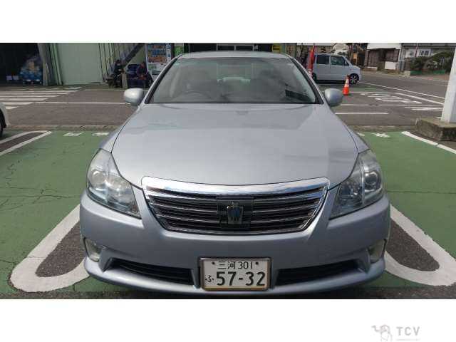 2010 Toyota Crown Hybrid