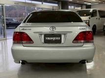 2005 Toyota Crown