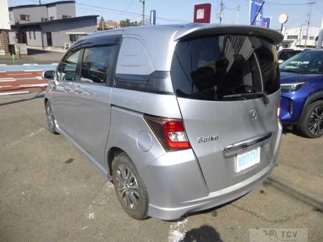 2011 Honda Freed Spike