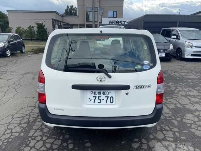 2015 Toyota Succeed Van