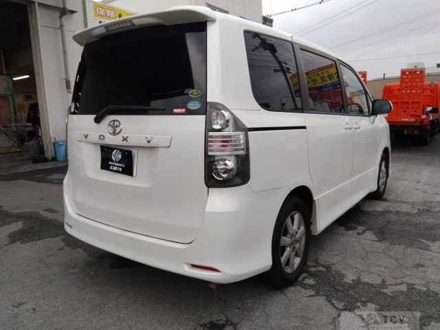 2007 Toyota Voxy