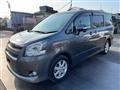 2007 Toyota Noah