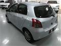 2005 Toyota Vitz