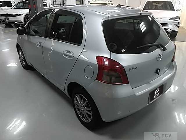 2005 Toyota Vitz