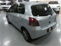 2005 Toyota Vitz