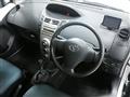 2005 Toyota Vitz