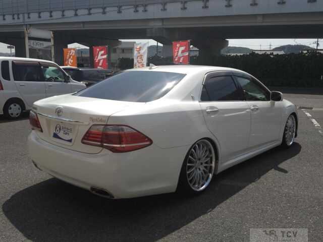 2011 Toyota Crown