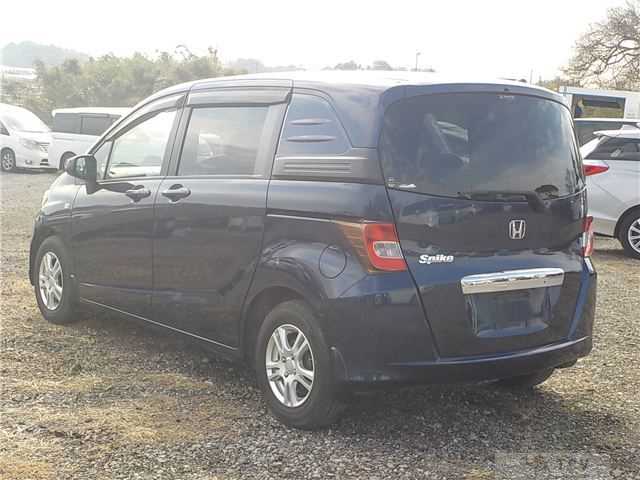 2011 Honda Freed Spike