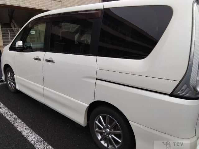 2011 Nissan Serena