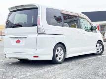 2007 Nissan Serena