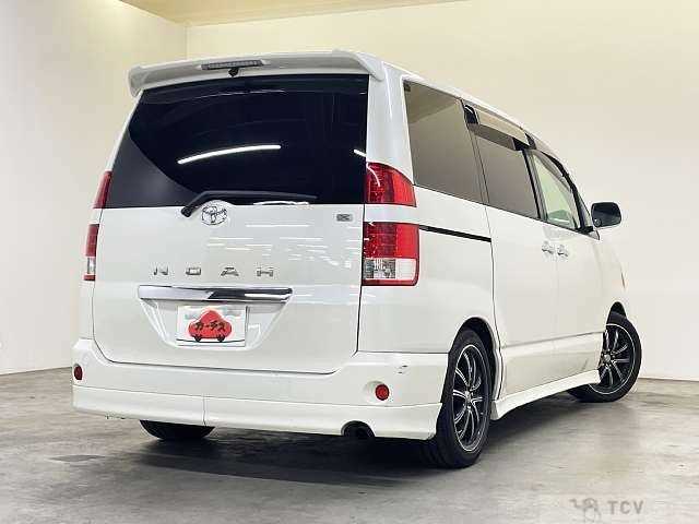 2006 Toyota Noah