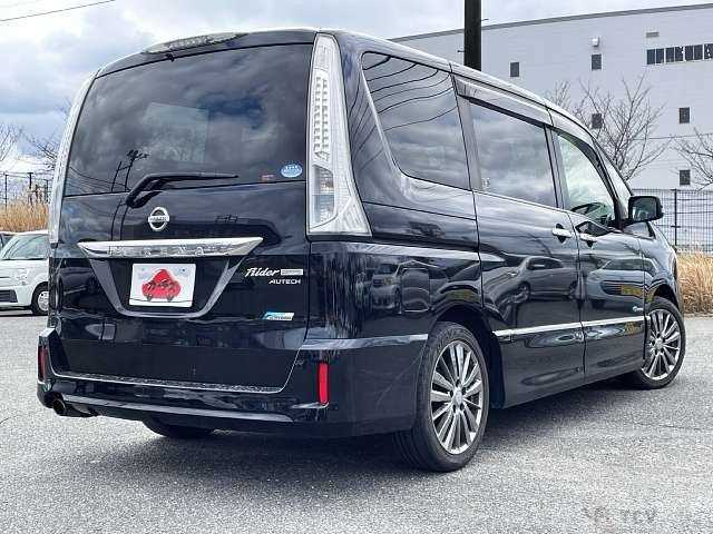 2013 Nissan Serena