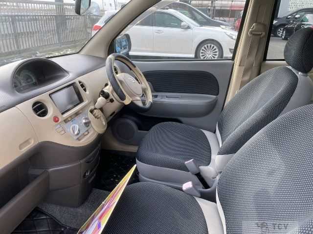 2004 Toyota Sienta