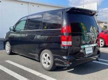 2005 Toyota Noah