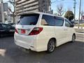 2011 Toyota Alphard