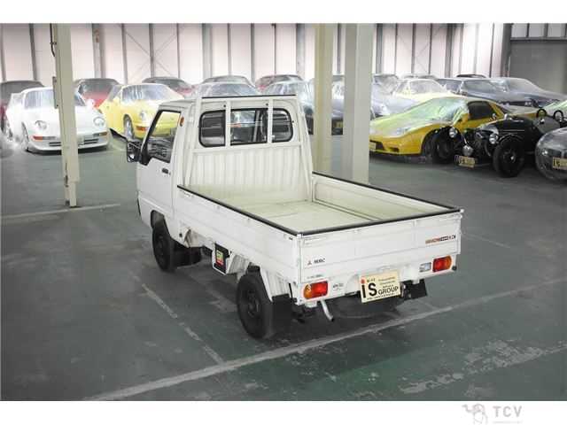 1990 Mitsubishi Minicab Truck